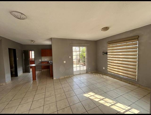 2 BEDROOM TOWNHOUSE FOR SALE IN BRAKPAN NORTH